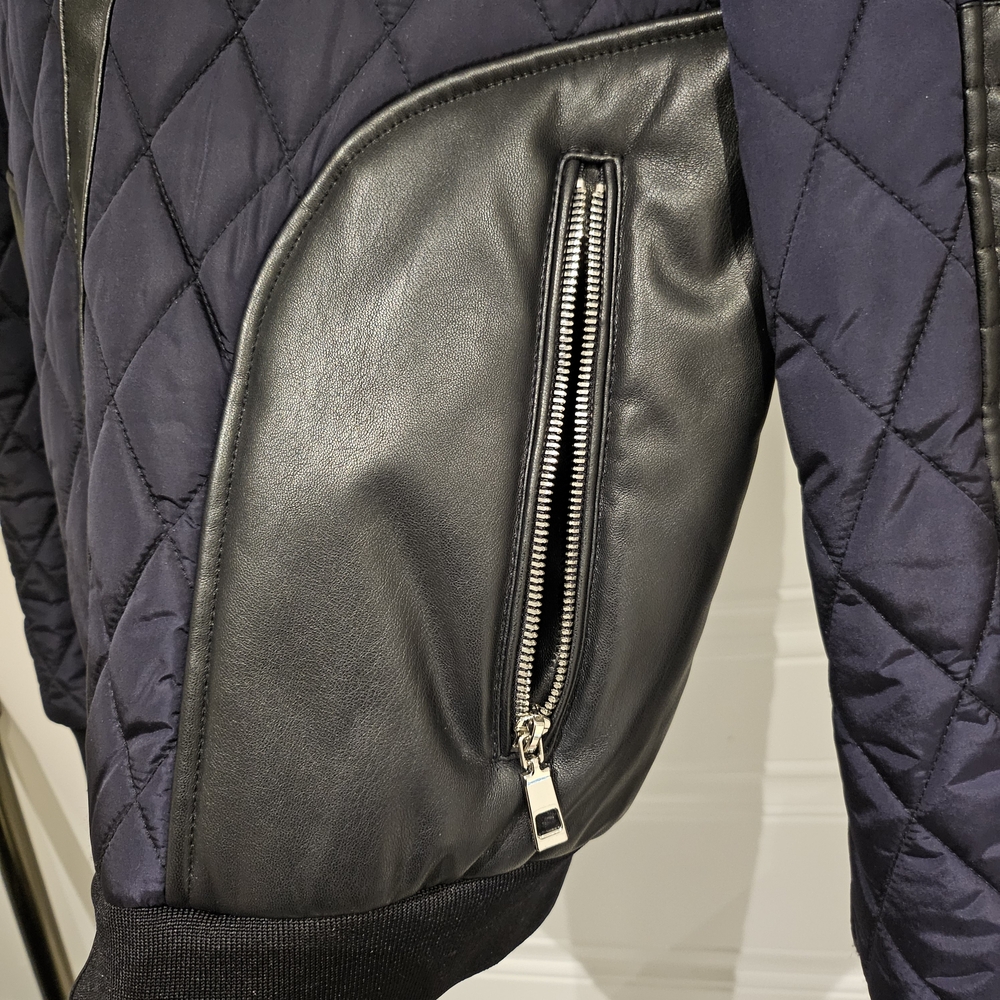 Zara Men's Quilted Black and Navy Jacket - Picture 6 of 10